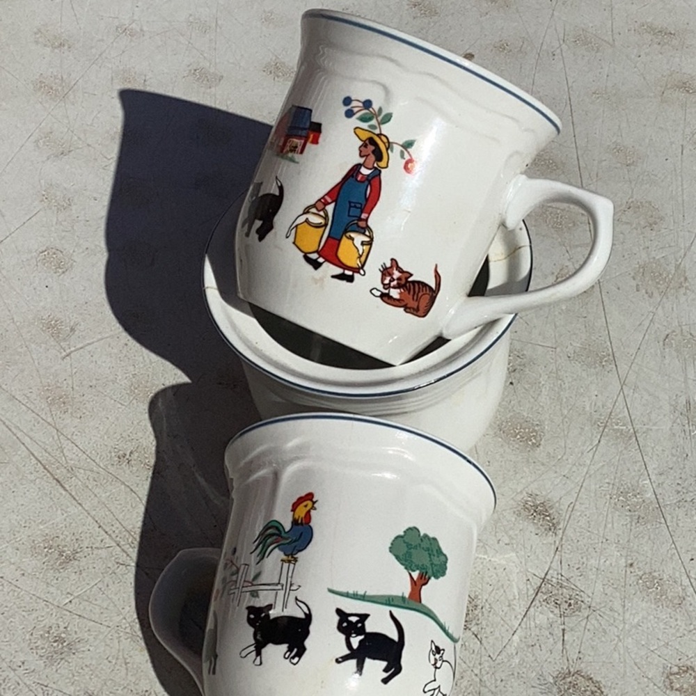 FARM FRIENDS ONEIDA BARN ROOSTER 🐓 CATS MUGS